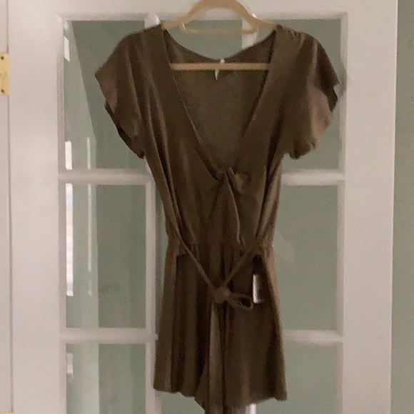 Lowest Posh Price for NWT Free People Ballerina Olive Romper Size XS - Picture 3 of 9